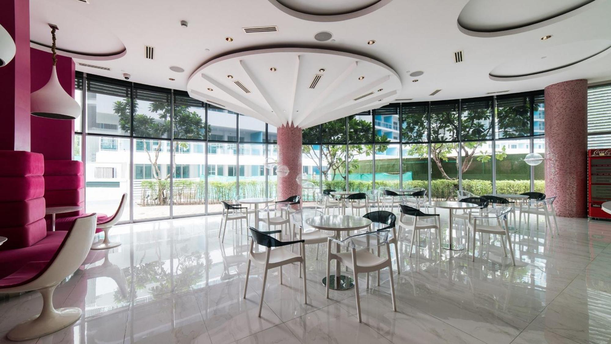Azure Urban Resort Staycation Маніла Екстер'єр фото